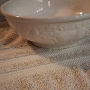 Elegant Cream Decorative Bowl
